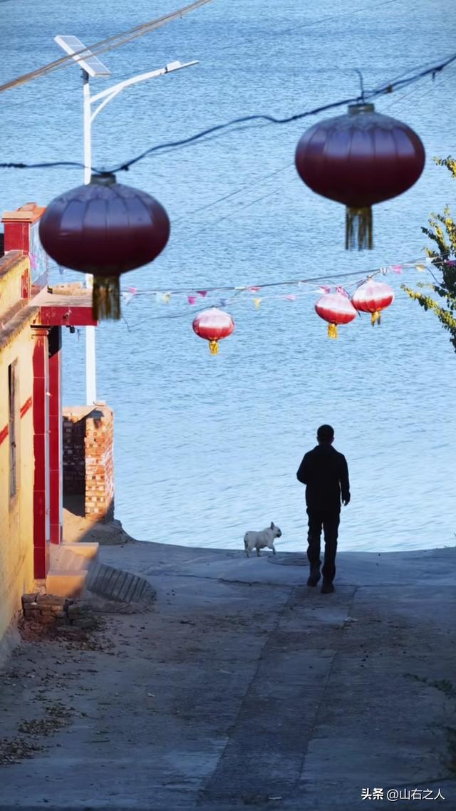 交城文峪河畔惊现“滨海盛景”，南堡村一夜爆红引万人打卡！