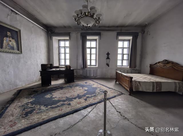 冒雨参观满洲里市博物馆和沙俄监狱陈列馆，铁道桥上看晚霞超美