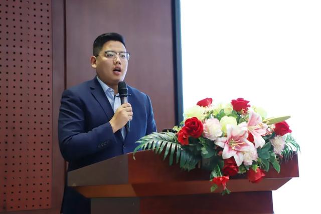 同心同行,共育新苗 | 我校召开高一年级家长会暨选科指导会