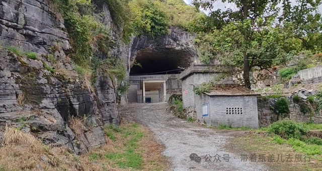 贵州大山里神秘军工厂，180米天然溶洞里为战机造零件，太震撼