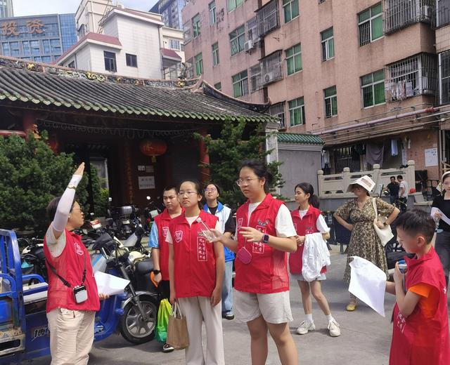 深圳南山街道开展“健行古村，‘毒’止步”禁毒宣传活动