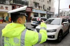 天津交警对违停车不再提醒15分钟驶离，直接罚款200元？说清楚了图片