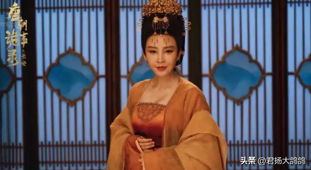 她19岁与导演私奔，在地下室裸婚连生3胎	，今被丈夫用7部剧捧红