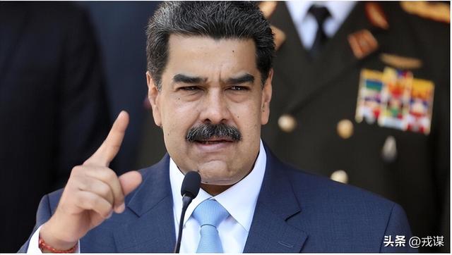 特朗普吹炸船救2.5万人？一年才死7万，证据全无还甩锅！