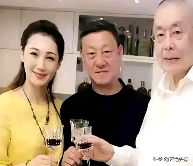 表面德高望重，背后一肚子“男盗女娼”！这几位名人太让人意外了