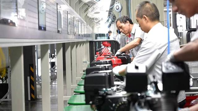 一张保单守护新疆70年	，从无人问津到不可或缺，实现民生产业双赢