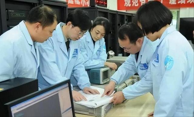 性能高出1000倍！中国北斗被某国电磁干扰，他成功破解助北斗建成