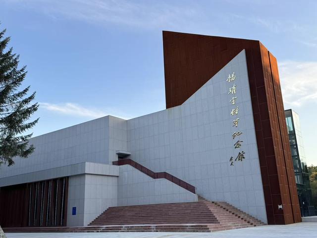 早八条丨沈白高铁与G331沿边开放旅游大通道今日正式开通／“十一”期间长春站加开热门方向临时旅客列车37趟