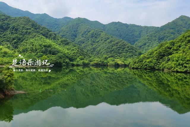 宁波奉化的网红乡村，门前清溪与4个水库连成玩水线，值得游玩