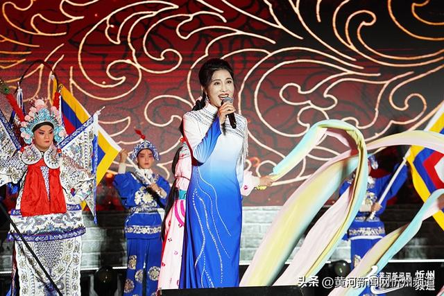 偏关：非遗之夜让长城“开口讲故事”