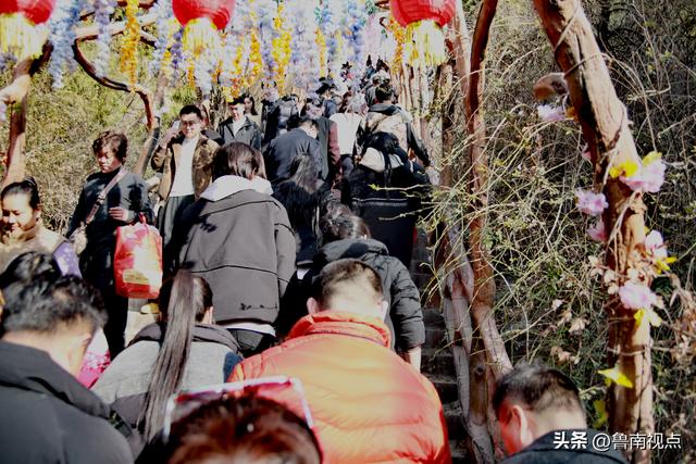 初五屏山，烟火向财神