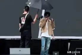 陈楚生耍大牌彩排让工作人员撑伞？才能看出他的敬业！图片