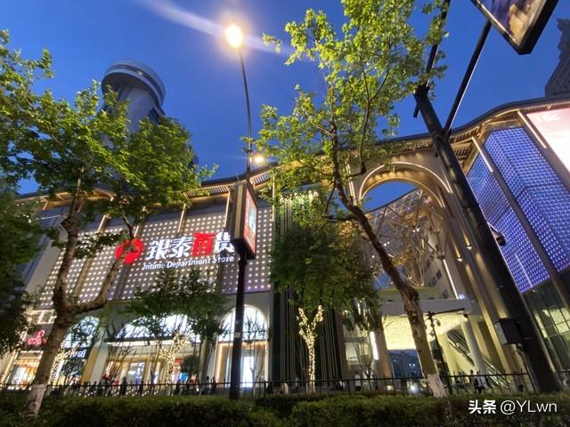 武林广场杭州最繁华的地方，吃喝玩乐一键搞定！