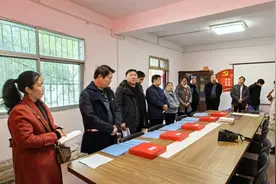 卧龙区民政局：开展观摩交流 争创“五星支部”图片