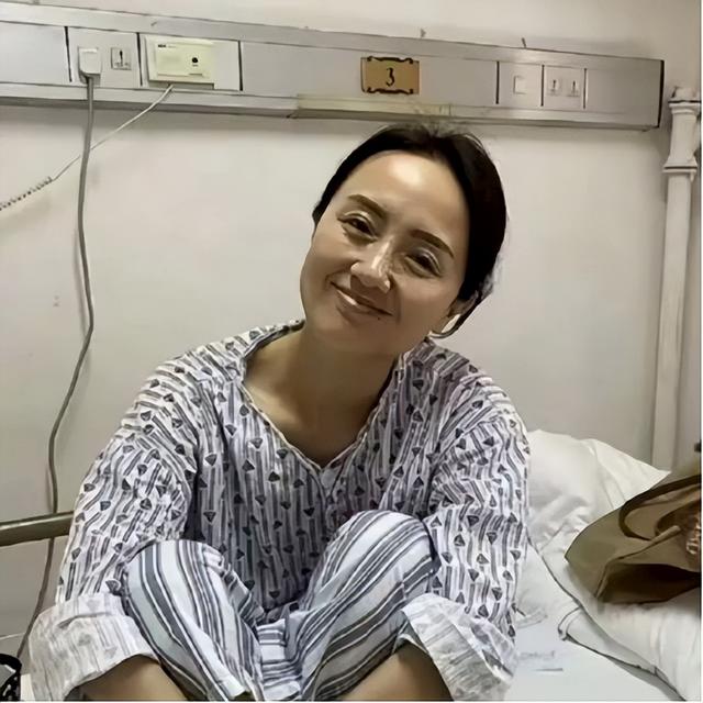 辛柏青丧妻刚满100天，离谱的事就发生了，被撮合娶马伊琍引争议