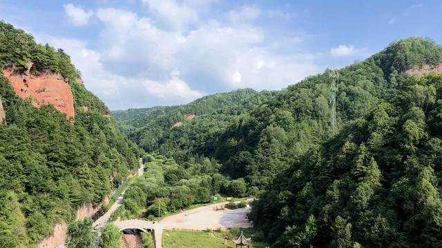 陇上行(二十三)庄浪县云崖寺,名副其实的小麦积山。(8月3日)