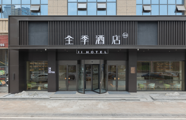 连锁酒店，在县城里“爆单”
