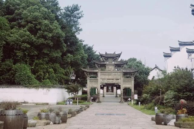 高铁1.5h！这座人少好玩无敌好吃的浙江名城，也免门票啦