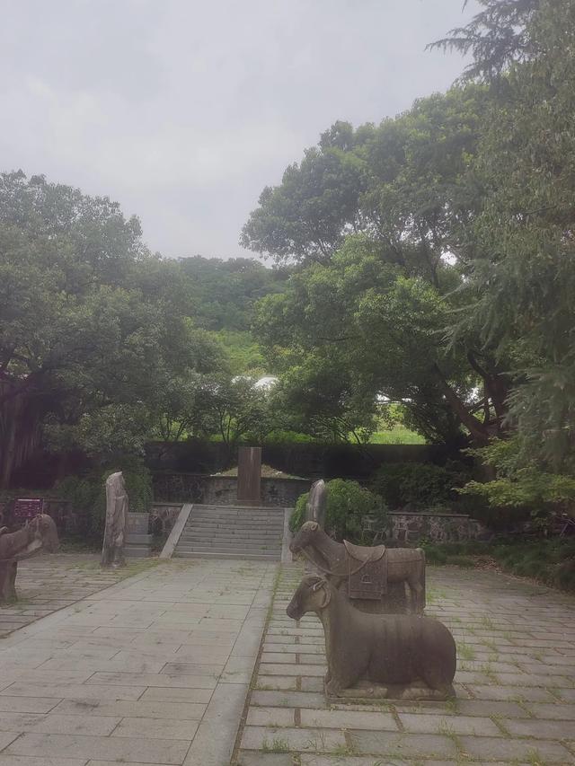 在余杭安溪参观宋代名人沈括墓园