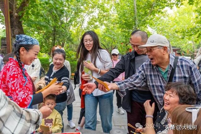 洪洞大槐树景区30余场表演嗨翻国庆假期