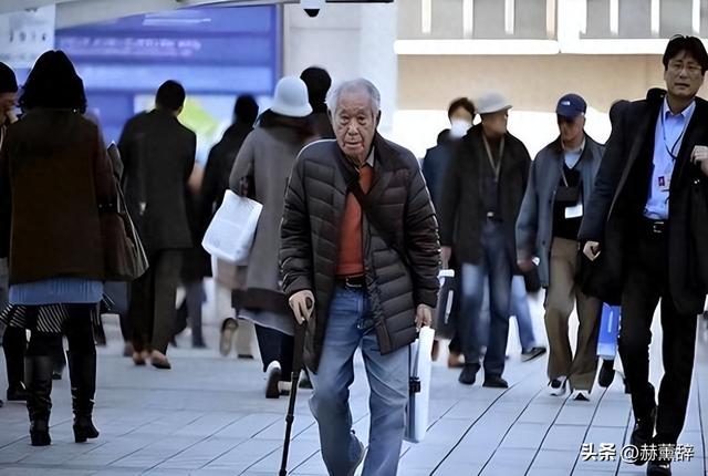 中国将迎人口死亡高峰！22年1041万，23年1100万，去年死亡多少？