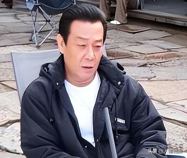 一妻一妾住楼上楼下	，三人一同生活30多年，71岁的寇世勋太离谱