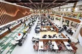 海底捞老乡鸡纷纷开进校园，餐饮巨头争夺大学生图片