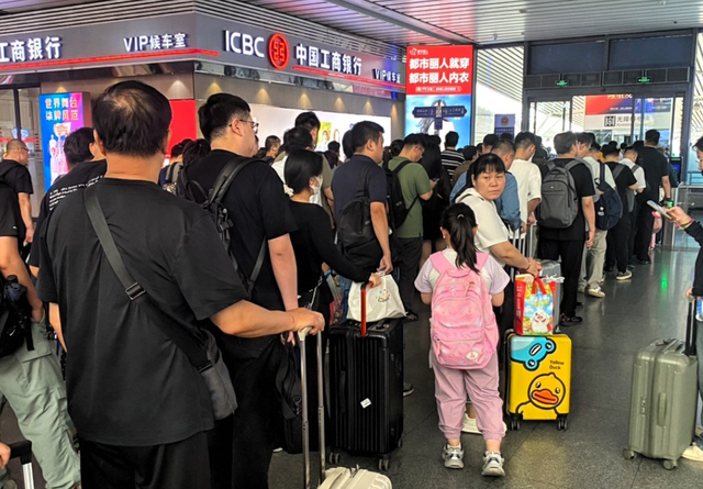 日本高铁能抽烟，为什么中国高铁却不能？难道我国技术不如日本？