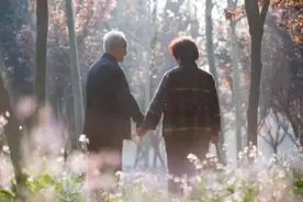 “七十不添衣，八十不祝寿”：人老了，最好不要添加这五种衣服图片