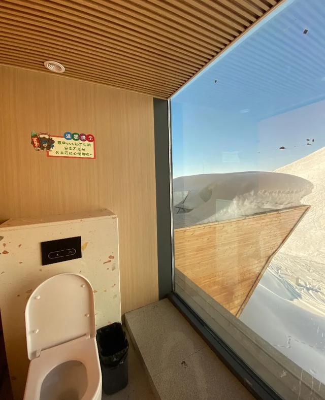 千万别小瞧一个冬天还能在新疆找到厕所的人