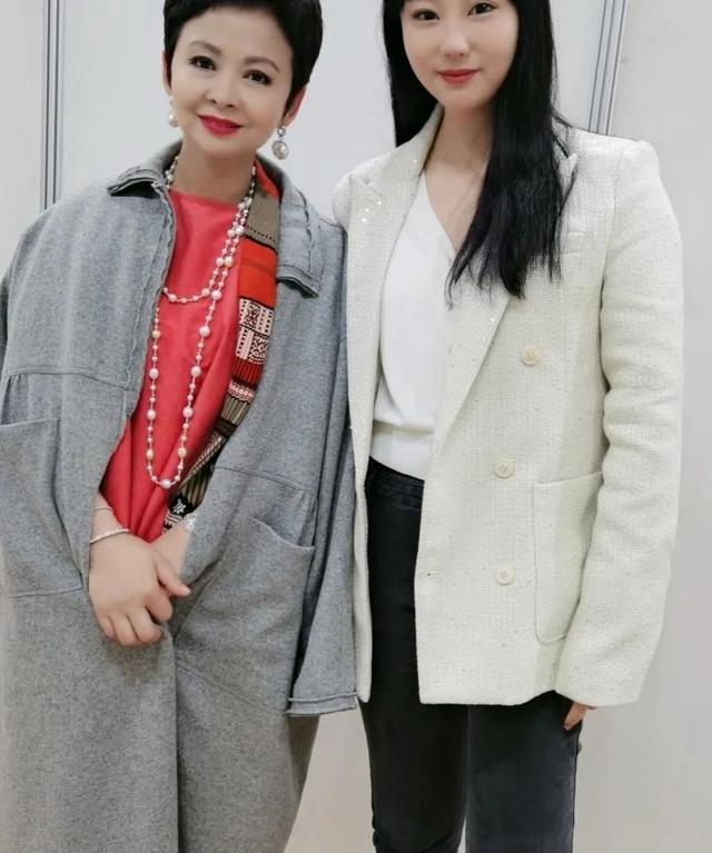63岁董文华不再沉默，揭露当年被“封杀”原因，原来我们错怪她了