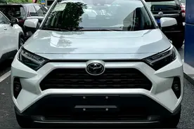 丰田荣放成为SUV“标杆”！网友总结了你一定不知道的三大理由！图片