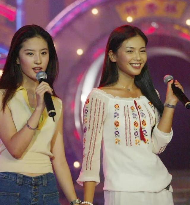 刘涛女儿17岁气质绝了，这才叫真正的豪门富养