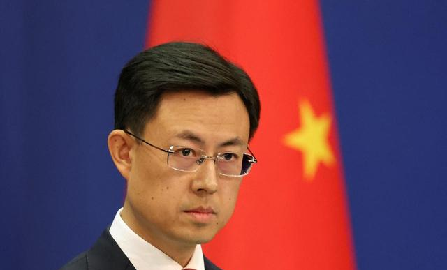 中美对决，首个冤大头浮出水面，中国果断杀鸡儆猴，川普高兴太早