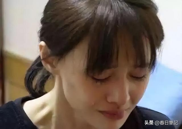 35岁郑爽近照曝光！形象管理失败，彻底成了素人	，在美日子舒坦了