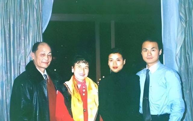 不结婚怎么解决生理需求？56岁的歌唱家张也，用行动给出了答案