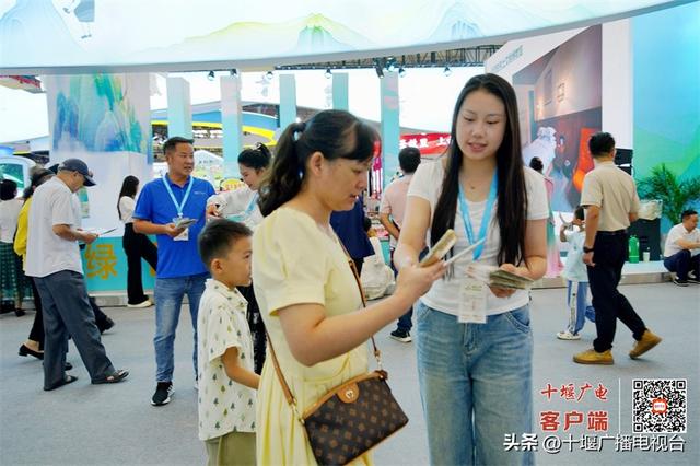 房县西关印象惊艳2025中国文化旅游产业博览会 诗意古街引全国瞩目
