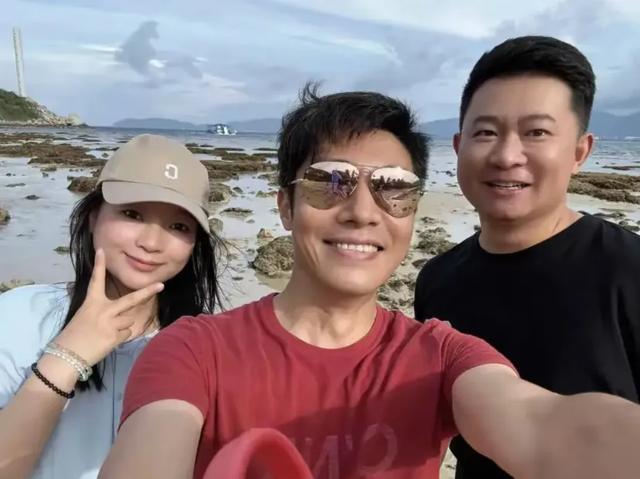 她是央视主持人，和撒贝宁同居4年，如今却变成这样