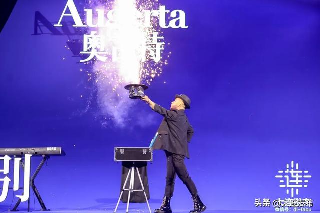 去海边！赴约时尚度100分的夏天