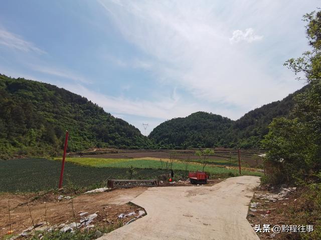 探险贵州深山原始溶洞，遇见一个躲匪洞、一座红军坟