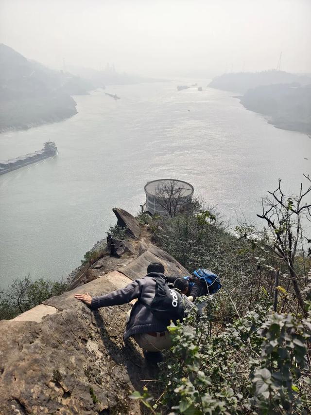 惊险刺激！重庆大渡口小众徒步路线，走完全程需要勇气