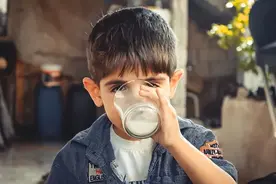 孩子半夜总喊腿疼？医生：不是缺钙，而是“它”在作怪！图片