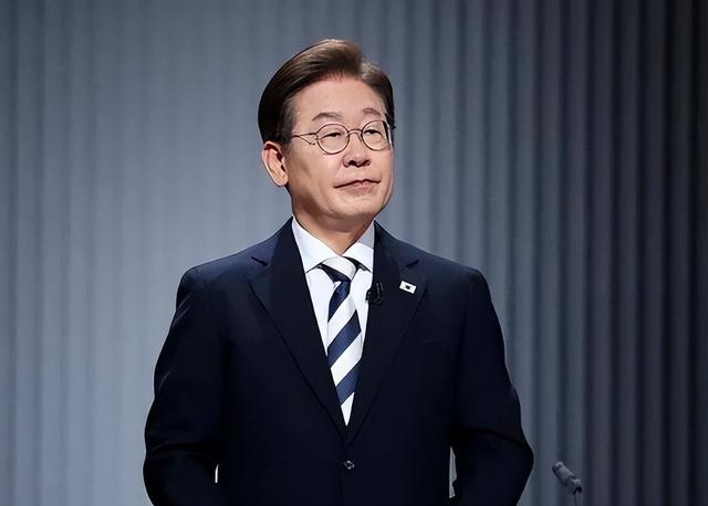 韩国特使团现身北京，向中方再递出一张请帖，王毅外长正式表态，特意点出了一件事！