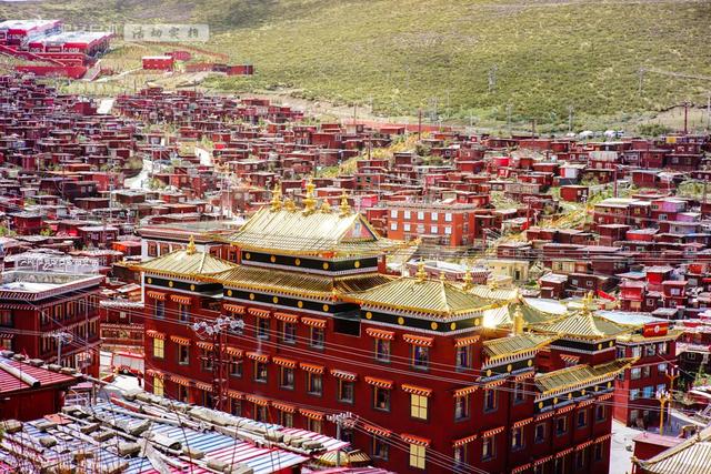 国庆逆向旅行！走进藏在川西深处的佛国圣地，找寻信仰的乌托邦！
