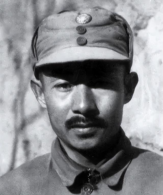 女叛徒随蒋叛逃台湾，1981年高调回国，老同学一句话令她无地自容