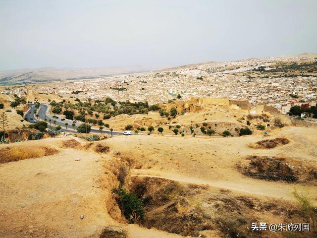 从马拉喀什到菲斯，一场色彩与信仰的穿越之旅