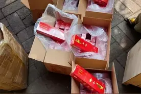 无锡一女子为家中喜宴购买48条软中华。邮寄时，被烟草专卖局以没有准运证运输香烟为由罚款1万元。法院判了图片