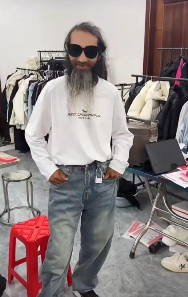 小松秋冬服爆卖，居然不靠新品
