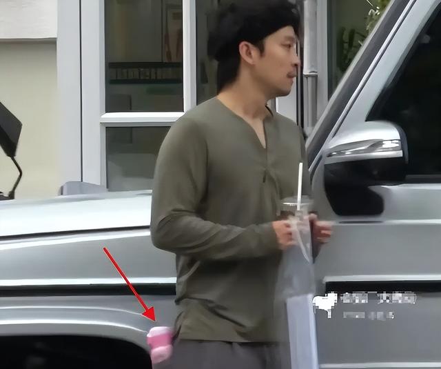 身价过亿坐拥北京一条街，陈道明得叫她姐，儿子是他骄傲更是心病