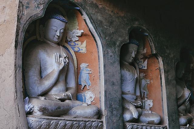 甘肃神秘北凉洞窟，悬崖上的千年佛寺，古人是怎么在峭壁上开凿的